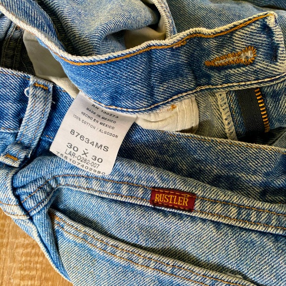 pre-loved work jeans brands Schmidt & Rustle size 30 x 30
$10/each or 3 for $25 - Picture 6 of 13